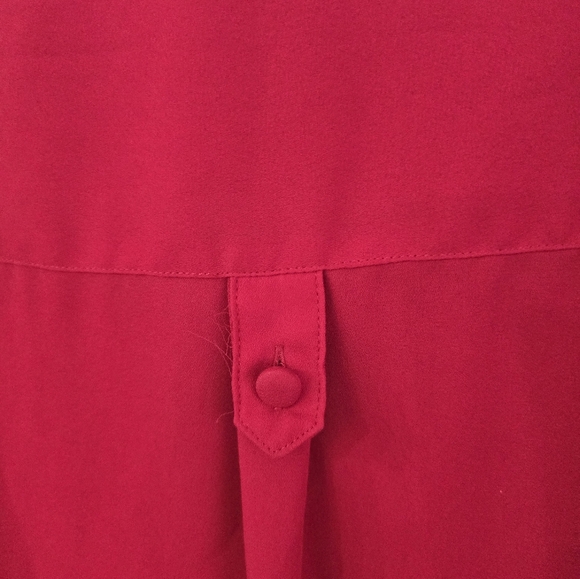 Torrid Vibrant Red Blouse, Size 1 (1X) With Tabbed Sleeves - Picture 4 of 6